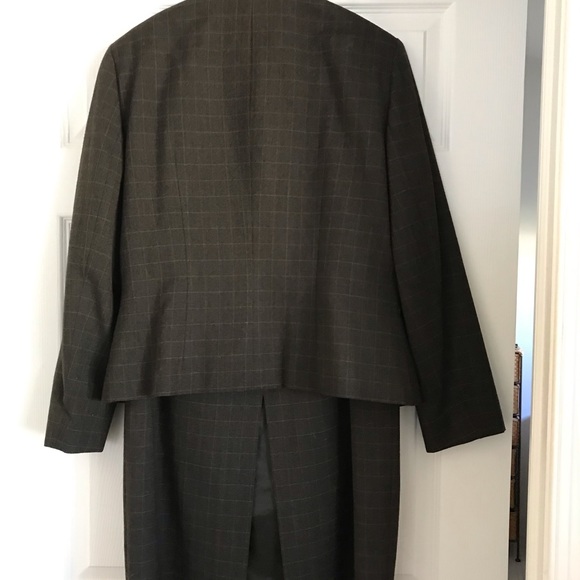 Jones New York two piece suit - Picture 2 of 6